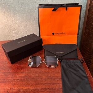 NEW IN BOX Dolce & Gabbana Gold and Brown Sunglasses style code DG2242